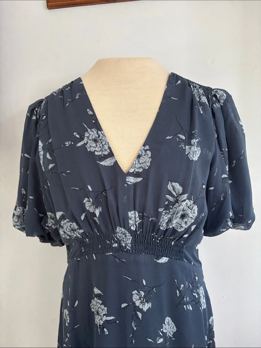 Club Monaco Slate Blue Floral V-Neck Puff Sleeve Maxi Dress - Picture 2 of 6